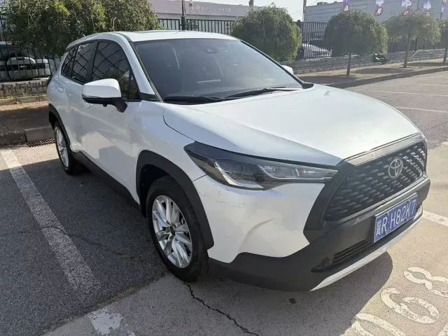 Toyota Corolla Cross — Фото автомобиля 3