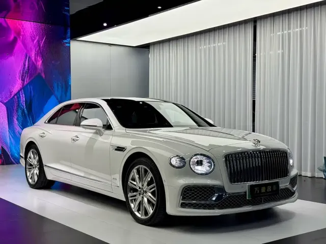 Bentley Flying Spur Plug-in Hybrid 2022 2.9T V6 Hybrid — Фото автомобиля 3