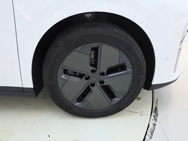 Li Auto Li i8 2025 Standard Edition — Фото автомобиля 17