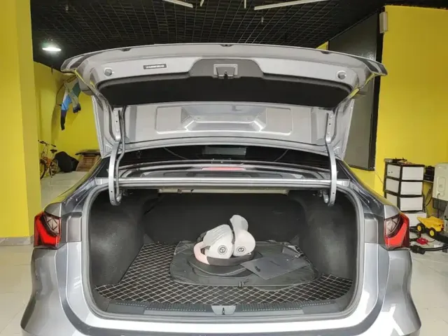 Roewe i5 — Фото автомобиля 18