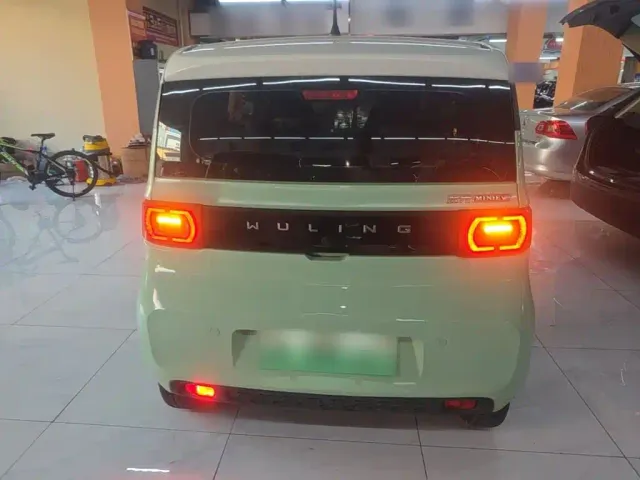 Wuling Hongguang Mini EV — Фото автомобиля 5