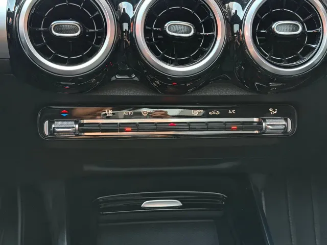 Mercedes-Benz GLB-Class — Фото автомобиля 12