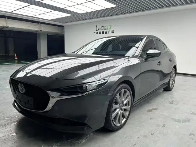 Mazda Axela — Фото автомобиля 3