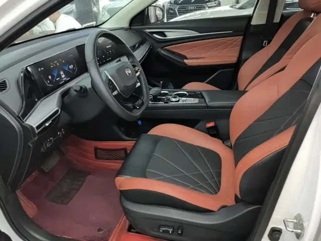 Changan Eado — Фото автомобиля 14