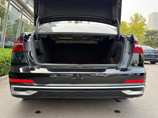 Audi A6L — Фото автомобиля 12