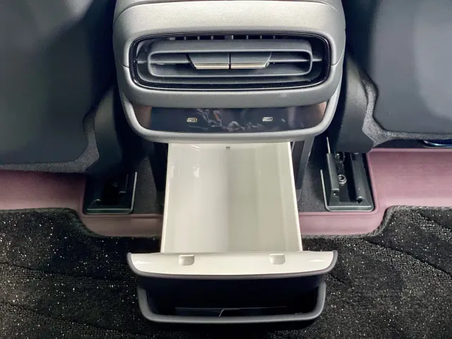 Xiaomi SU7 — Фото автомобиля 20