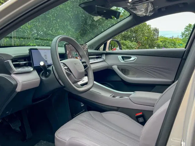 Roewe M7 DMH — Фото автомобиля 10