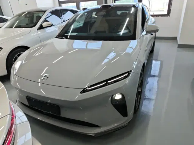 Nio ET5 Touring — Фото автомобиля 2