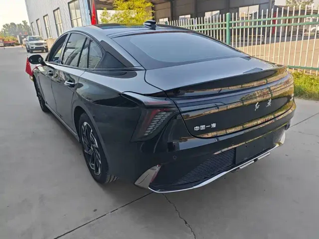 Hongqi H6 — Фото автомобиля 4