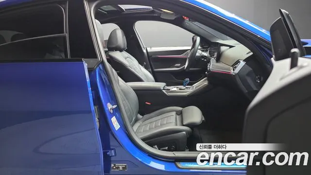 BMW i4 — Фото автомобиля 16