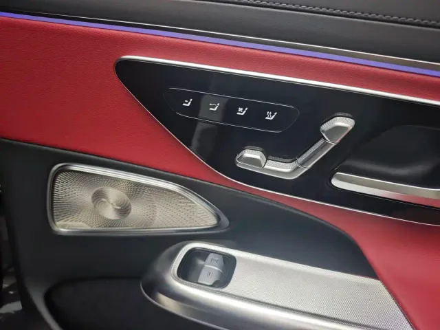 Mercedes-Benz E-Class — Фото автомобиля 26
