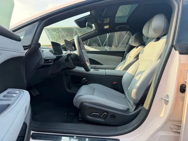 Nissan N7 — Фото автомобиля 12