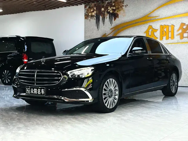 Фотография автомобиля — Mercedes-Benz E-Class
