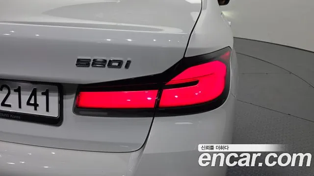 BMW 5-Series — Фото автомобиля 6