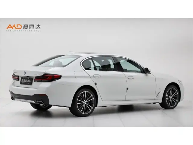 BMW 5 Series — Фото автомобиля 3