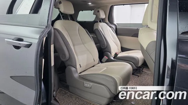 Kia Carnival — Фото автомобиля 17