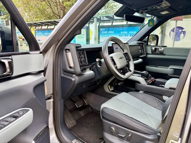 BYD FangChengBao Leopard 5 — Фото автомобиля 7