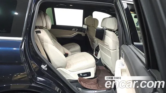 BMW X7 — Фото автомобиля 11