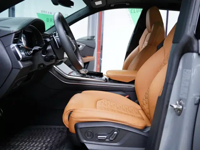 Audi RS Q8 — Фото автомобиля 25