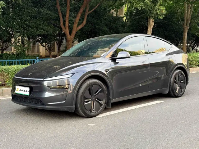 Фотография автомобиля — Tesla Model Y