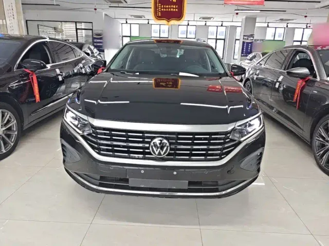 Volkswagen Passat — Фото автомобиля 2