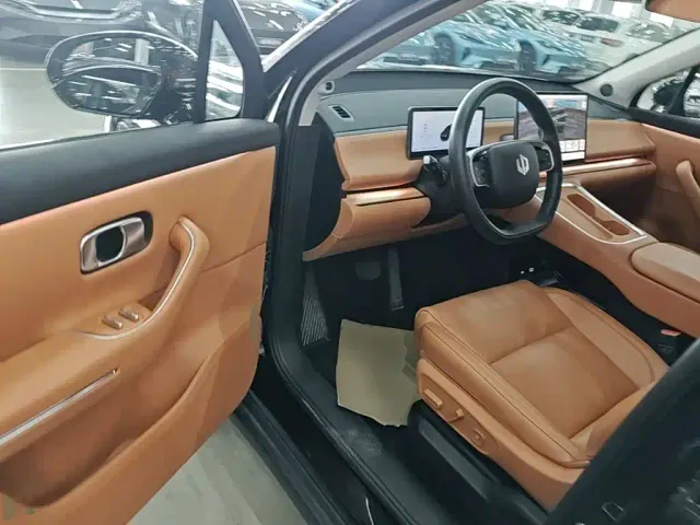 Leapmotor C16 — Фото автомобиля 15