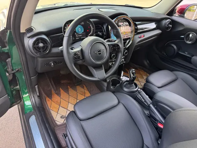MINI Hatch — Фото автомобиля 3