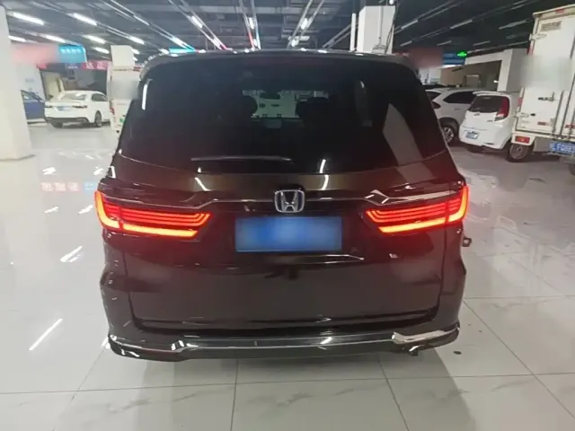Honda Elysion — Фото автомобиля 5