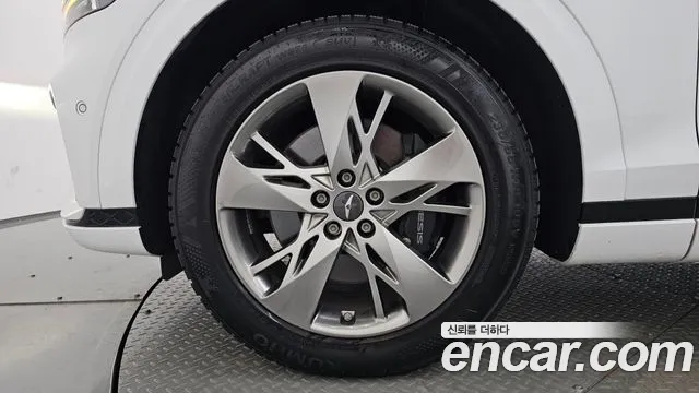 Genesis GV70 — Фото автомобиля 5
