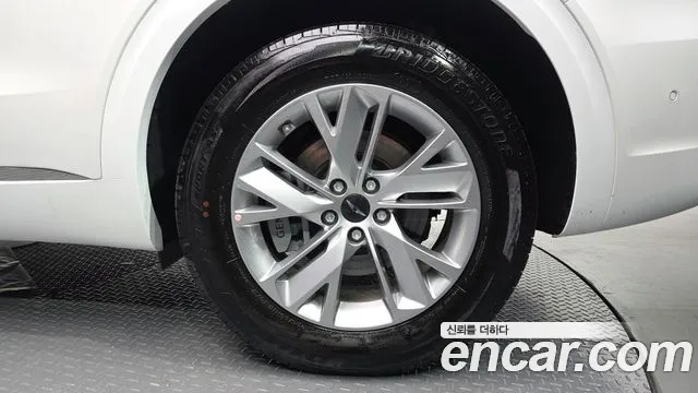Genesis GV70 — Фото автомобиля 6
