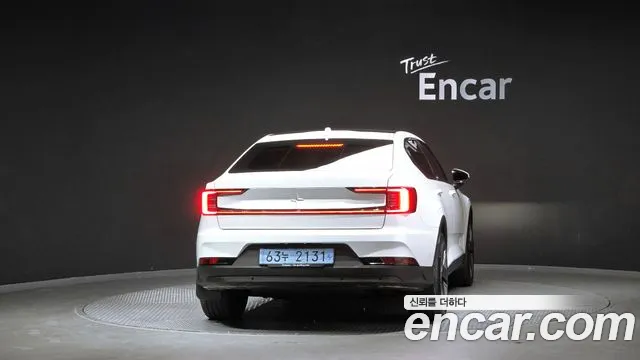 Polestar 2 — Фото автомобиля 4