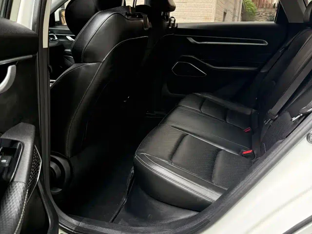 Geely Emgrand — Фото автомобиля 10