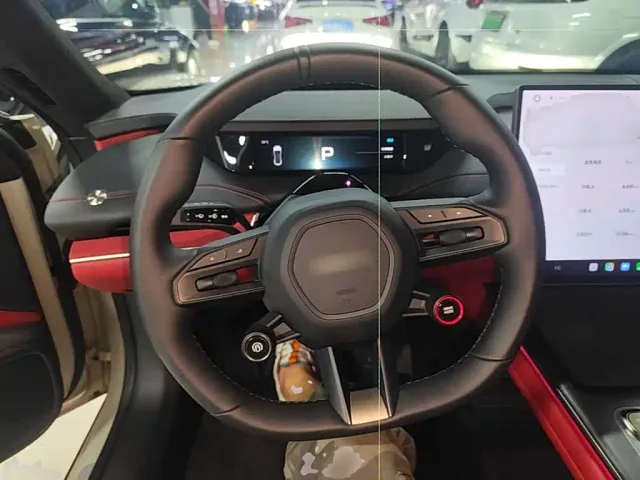 Xiaomi SU7 — Фото автомобиля 10