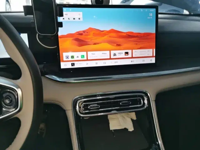 Geely Galaxy Stellar 6 — Фото автомобиля 12