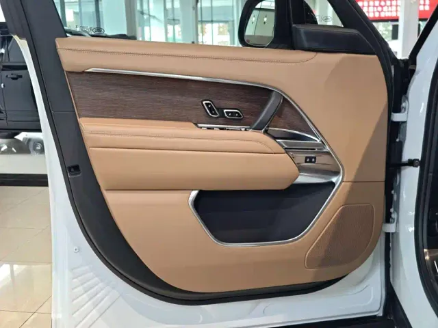 Land Rover Range Rover — Фото автомобиля 14
