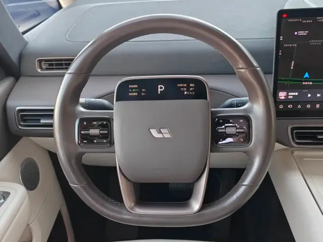 Li Auto MEGA — Фото автомобиля 24