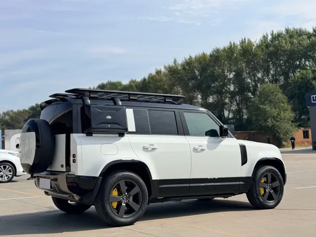 Land Rover Defender — Фото автомобиля 15
