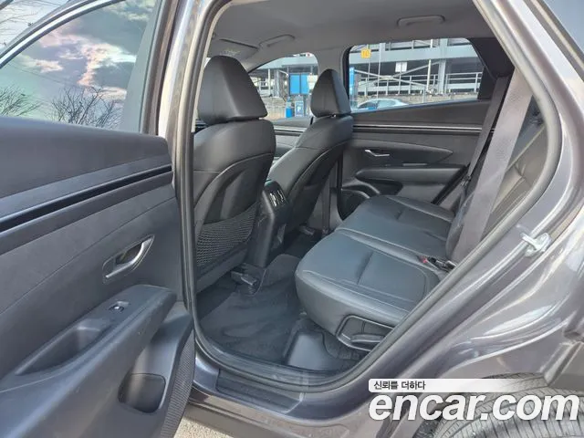 Hyundai Tucson Tucson (NX4) Дизель 2.0 2WD — Фото автомобиля 19