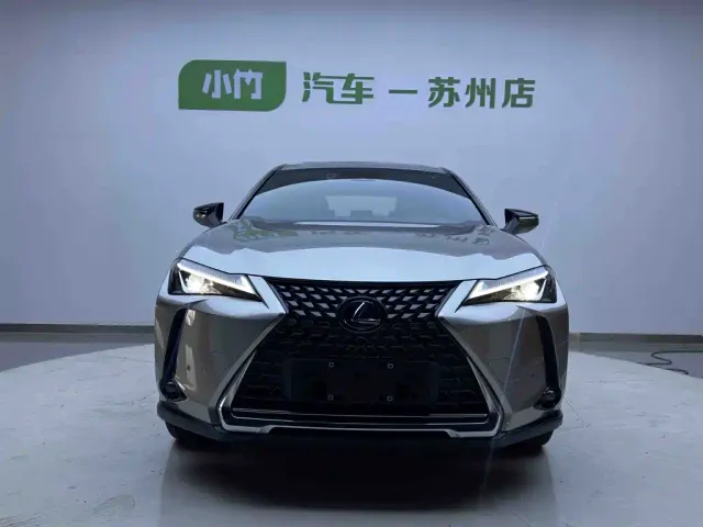 Lexus UX — Фото автомобиля 2