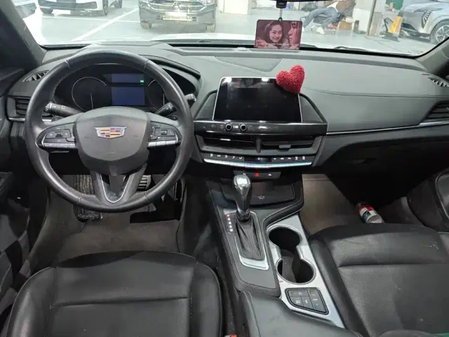 Cadillac CT4 — Фото автомобиля 12