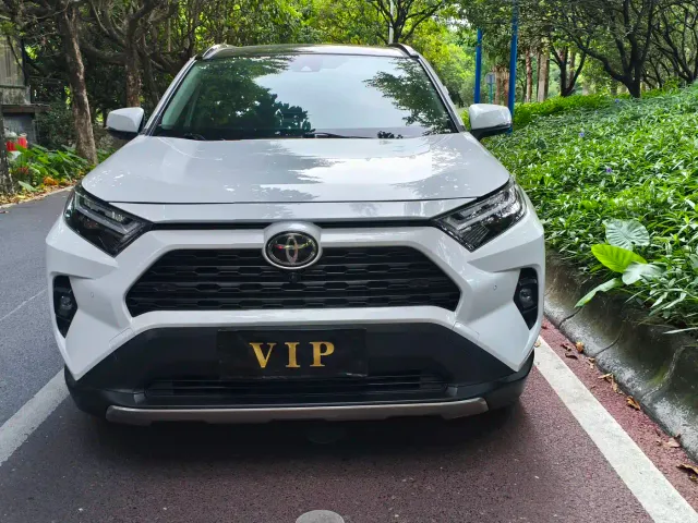 Toyota RAV4 — Фото автомобиля 2
