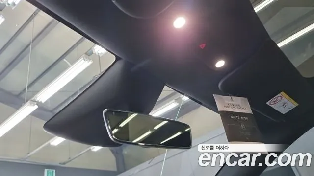 Tesla Model Y — Фото автомобиля 13