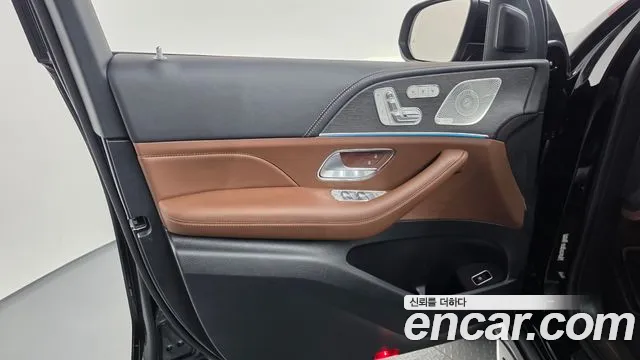 Mercedes-Benz GLE-Class — Фото автомобиля 24