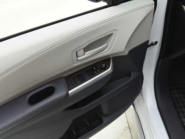 Toyota Granvia — Фото автомобиля 12