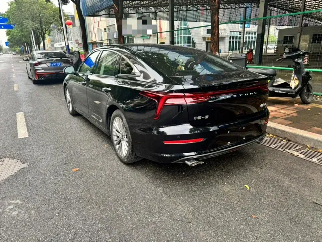 Bestune B70 — Фото автомобиля 10
