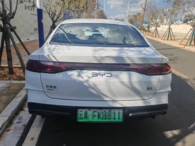 BYD Qin L — Фото автомобиля 4