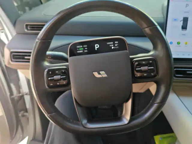 Li Auto MEGA — Фото автомобиля 15