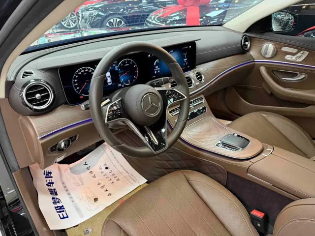 Mercedes-Benz E-Class — Фото автомобиля 7