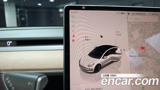 Tesla Model 3 — Фото автомобиля 24
