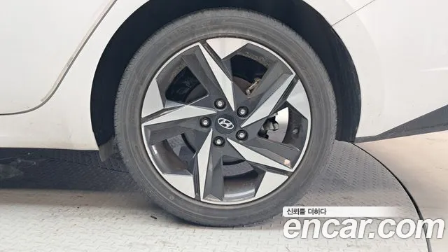 Hyundai AVANTE Avante (CN7) — Фото автомобиля 21